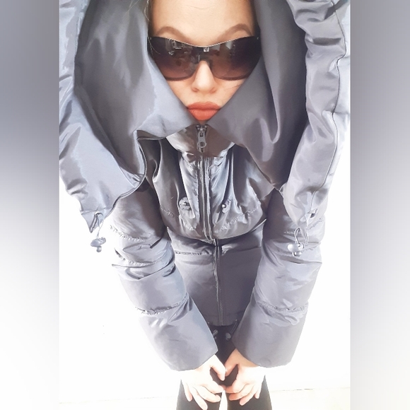 Danier down-filled winter coat/ jacket in grey - Picture 13 of 13